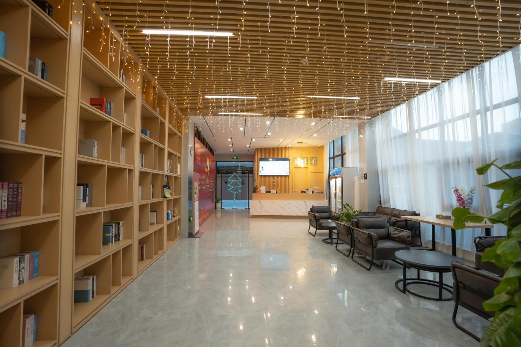 Ark Hotel Phnom Penh Exteriör bild