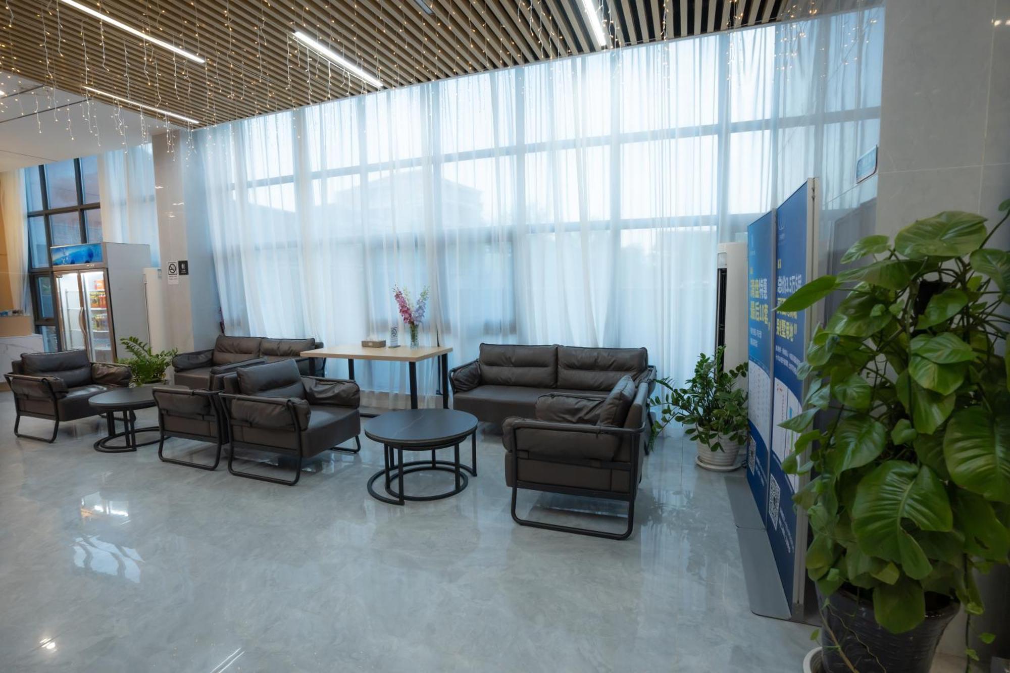 Ark Hotel Phnom Penh Exteriör bild